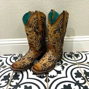 Corral boots